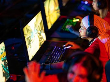 How to Play Online Games While Building Lasting Friendships